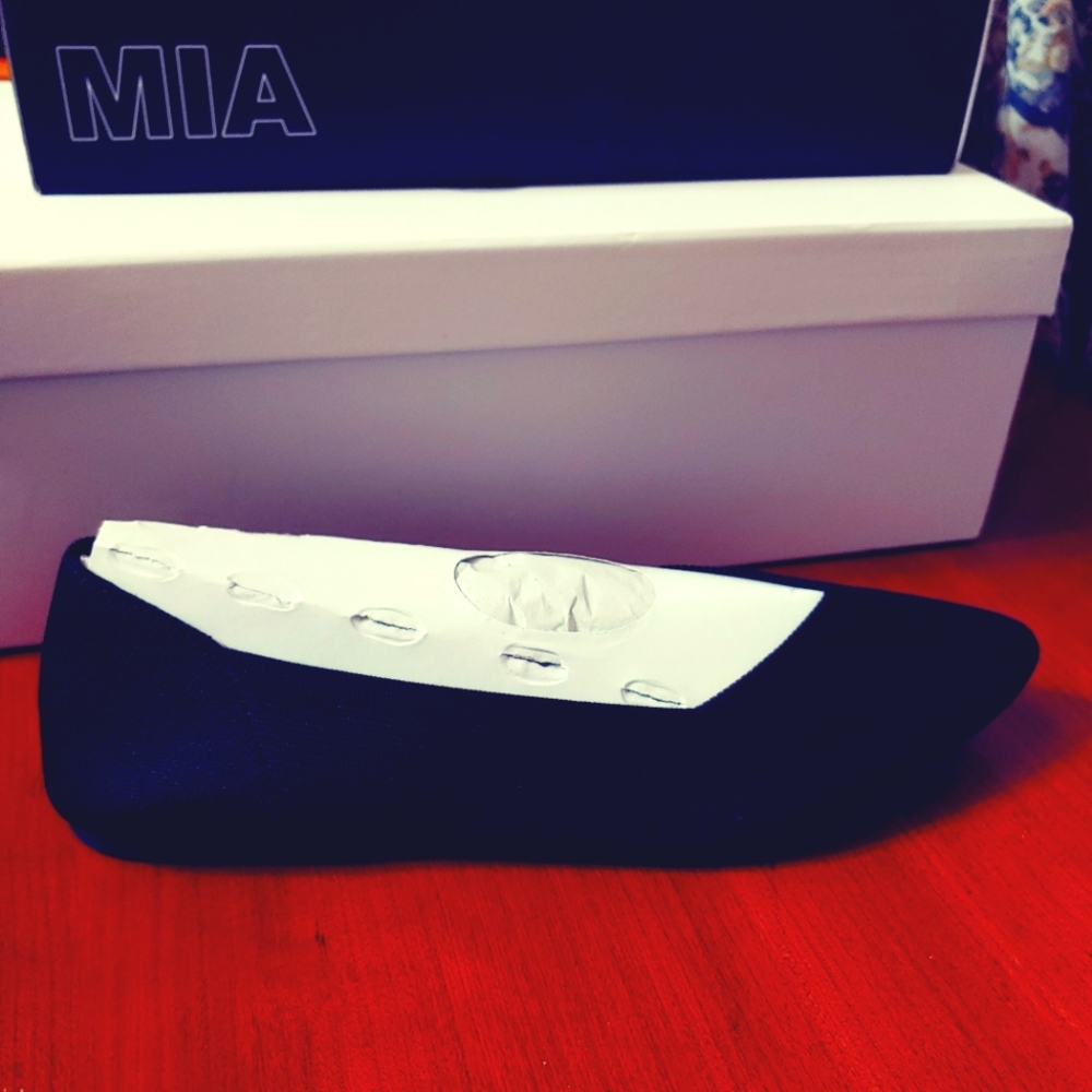 MIA Kerri Pointed Toe Flat, 8, Black